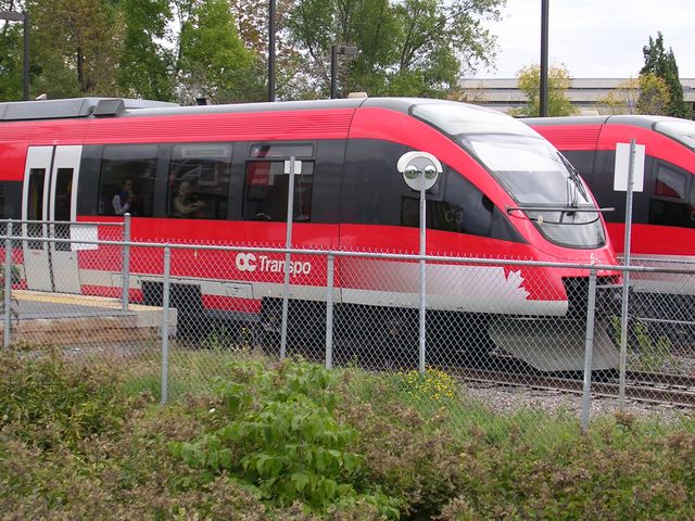 Barrhaven LRT expansion